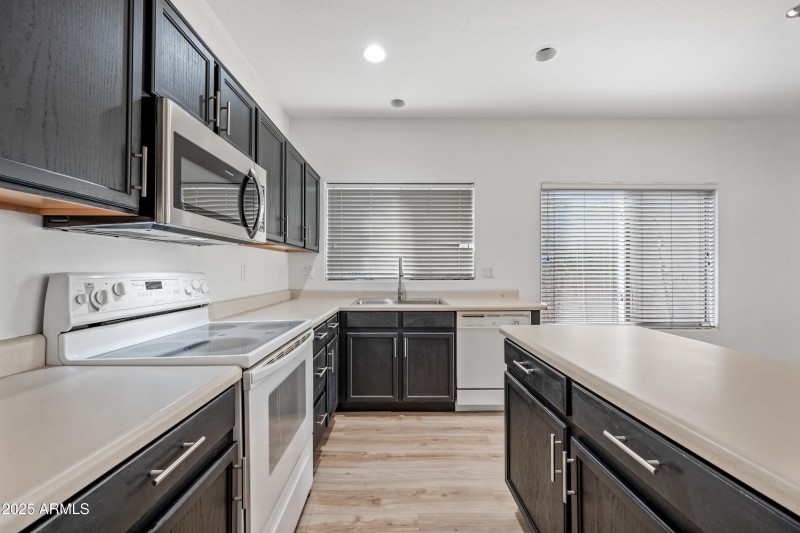 Kitchen - Stove & Microwave