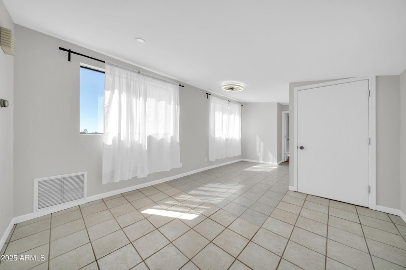 11602 E Manana Rd-26