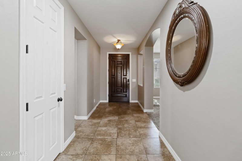 pic16-entry hall