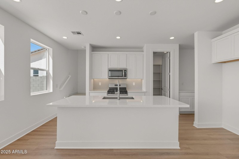 Kitchen W Island Seating