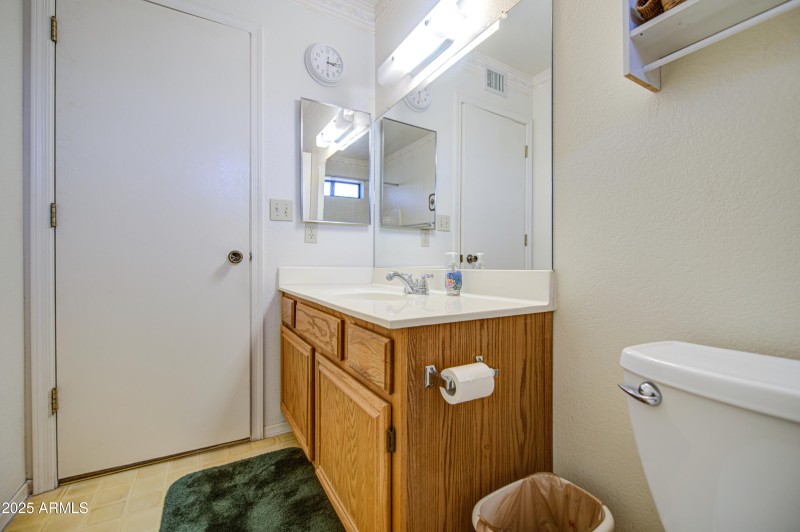 Bathroom 2-pic 3