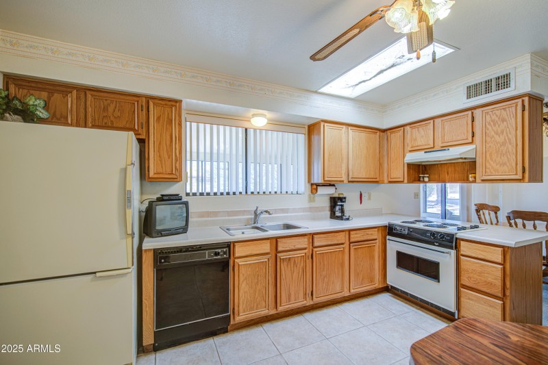 Kitchen 1