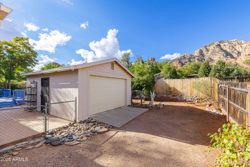 2820 Raven - 1 Car Garage