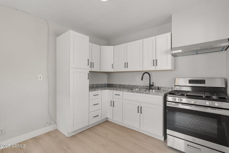 15-web-or-mls-Lincoln-15