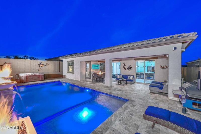 Night-Backyard-Patio