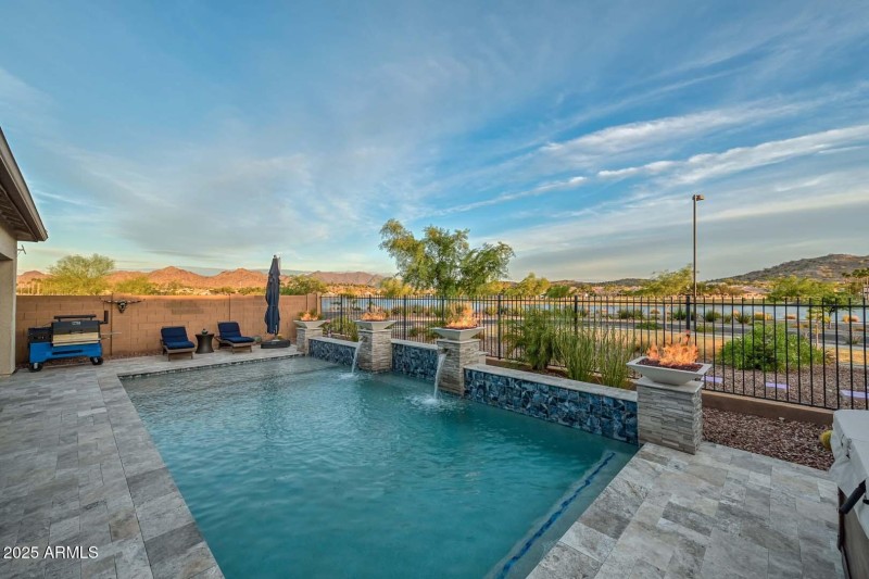 Pool-Mountain & Lake Views