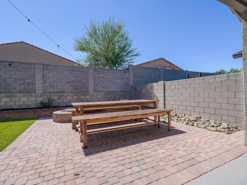 4621 W Stickleaf Way