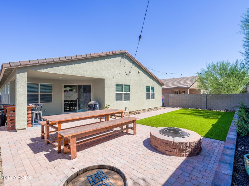 4621 W Stickleaf Way