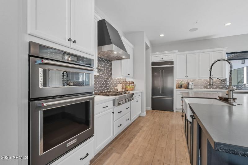 Chef's kitchen