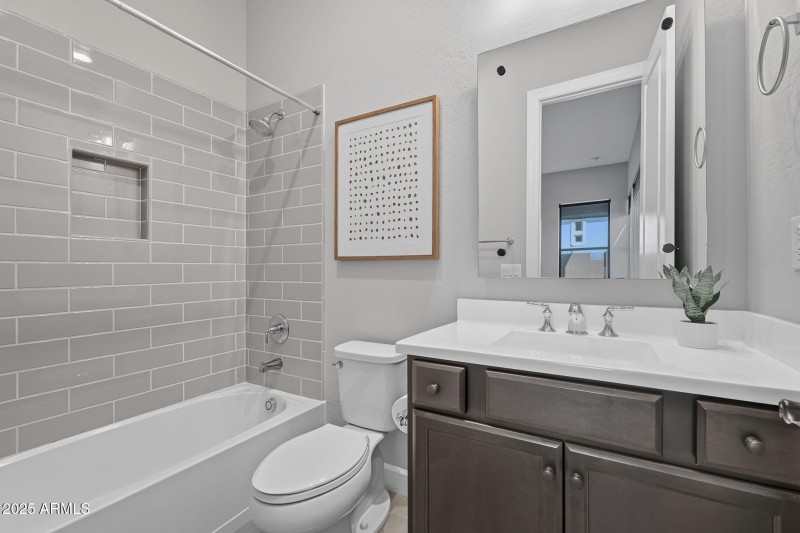 Front bedroom's bathroom