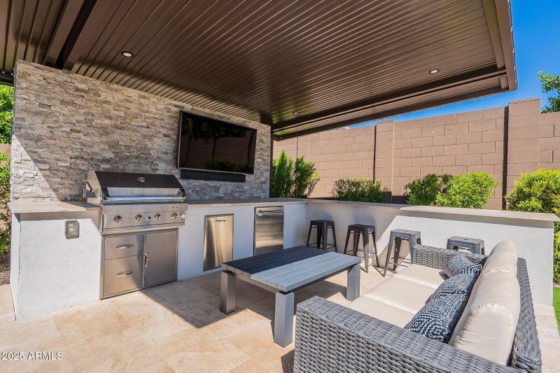 Outdoor Kitchen