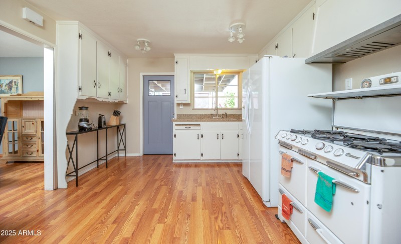 kitchen 1a