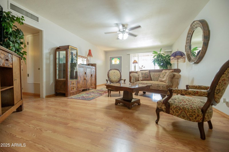 livingroom 1b