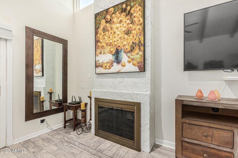 livingroom fireplace