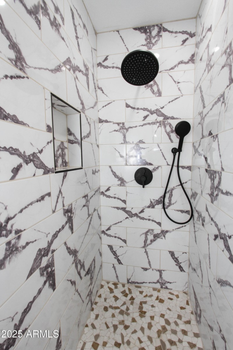 2132 W Poinsettia Dr-20