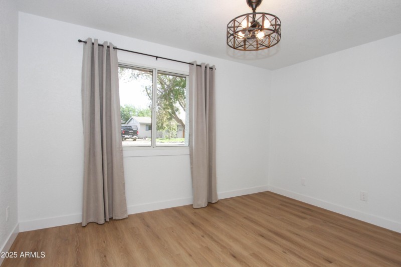 2132 W Poinsettia Dr-28