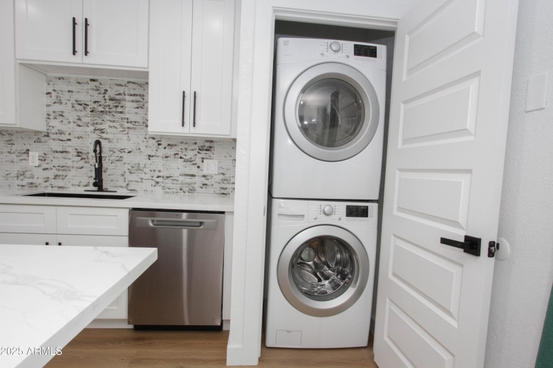 2132 W Poinsettia Dr-31