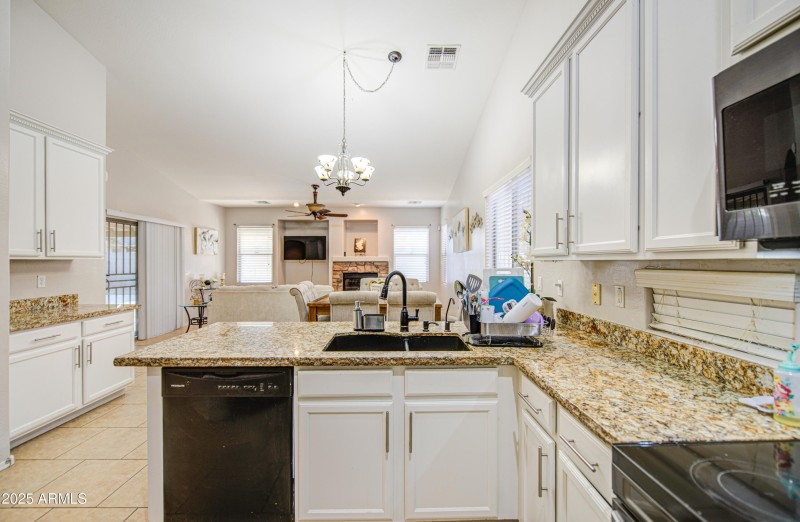 Kitchen 4