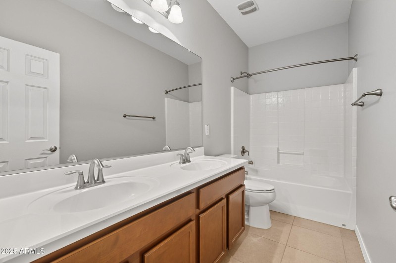 31-web-or-mls-Tulip-31