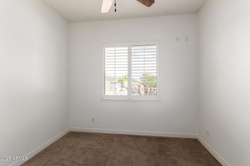 Den/office/bonus room