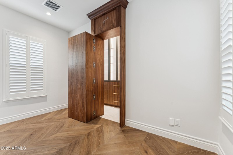 051-casita-hidden-entry