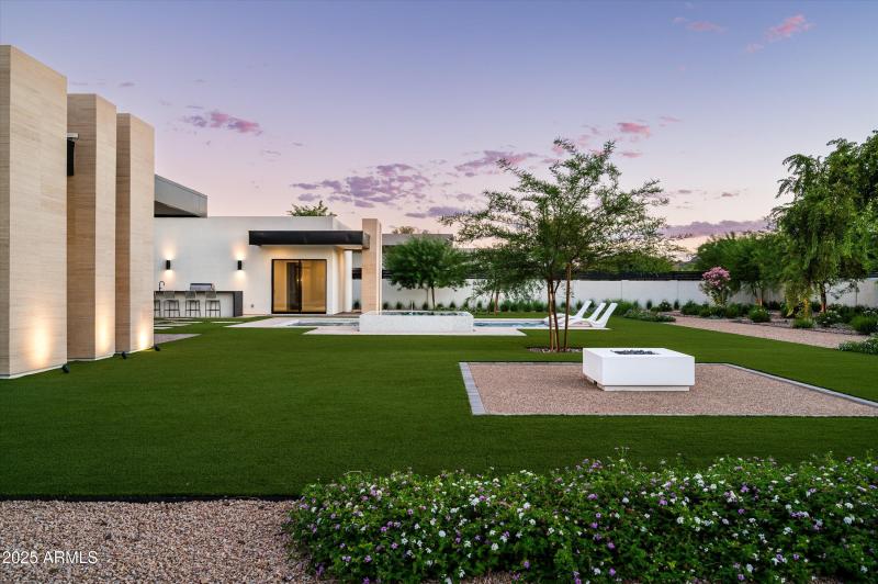 09-Twilight10220N66thSt-9