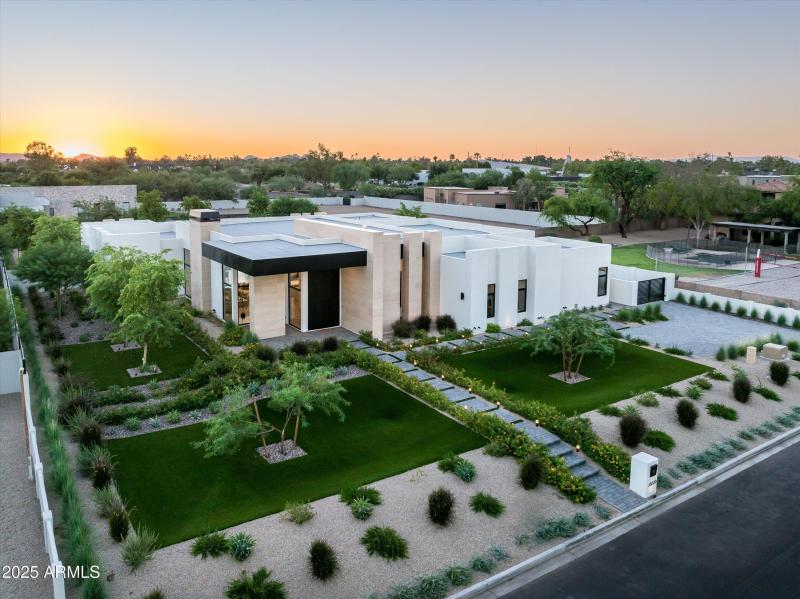 31-Twilight10220N66thSt-31