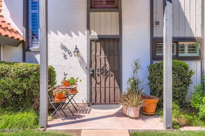 Exterior Front Entry