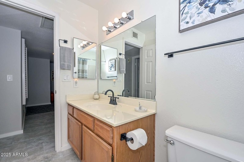 Hall Bath2
