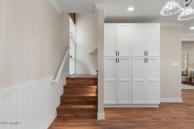 26-Storage & Stairs