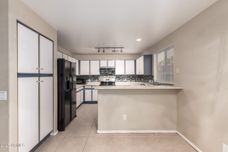 Lots of cabinets