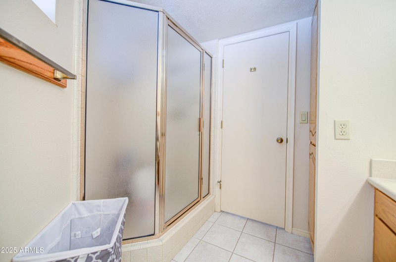 Bathroom 2-pic 3