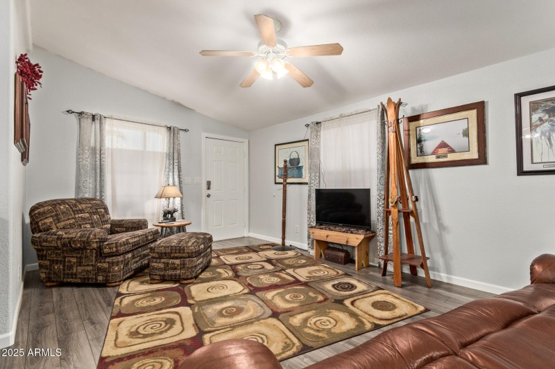 201 S Greenfield Rd 140