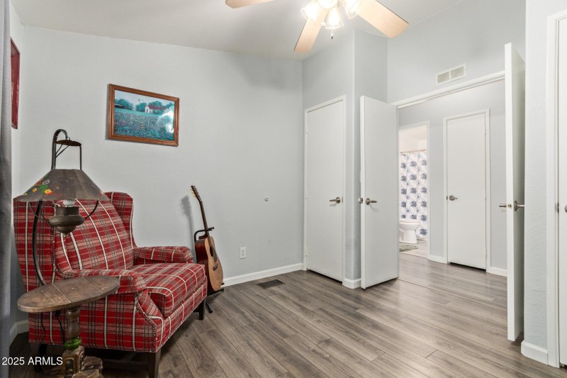 201 S Greenfield Rd 140