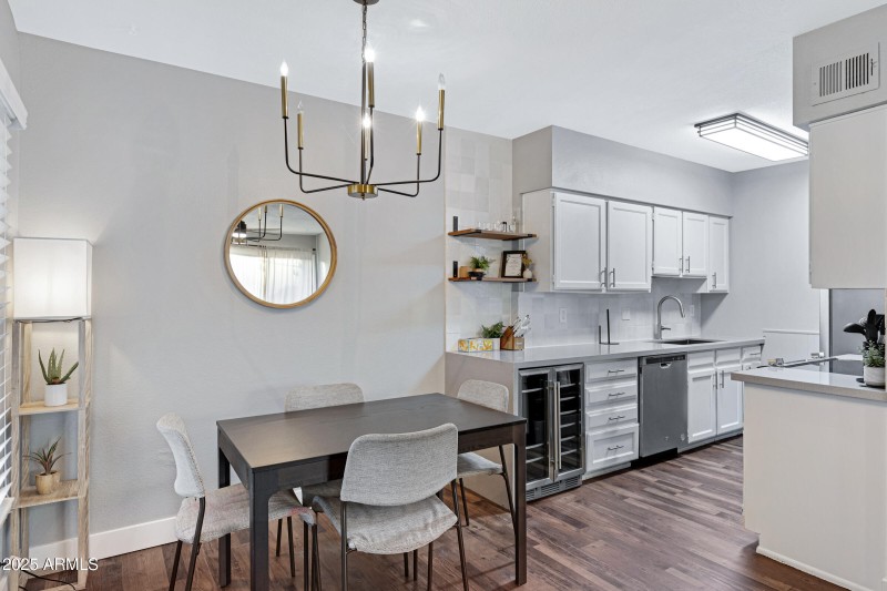 601 N May apt 27-6