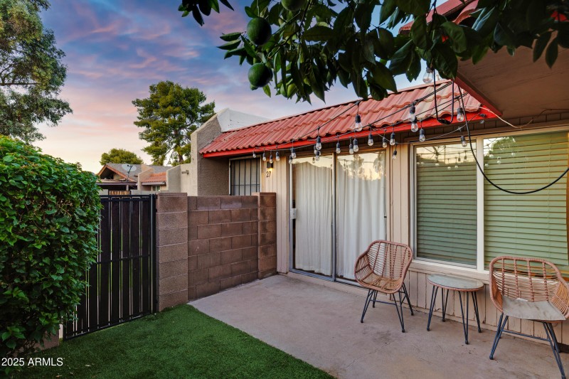 601 N May apt 27-27