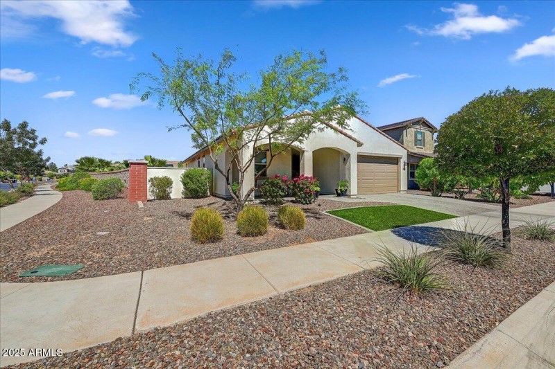 04-Corner Property