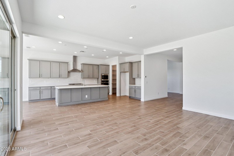 12-web-or-mls-E Utah Ave-S0909-012