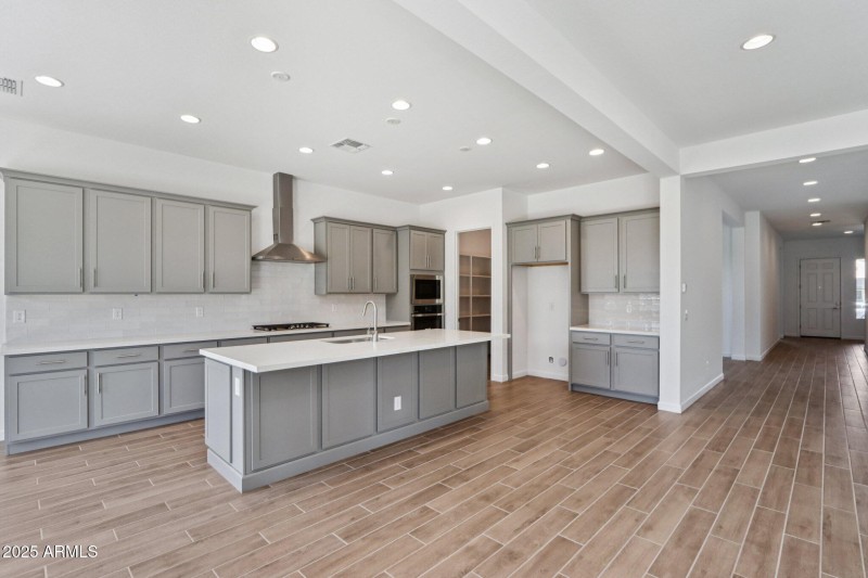 13-web-or-mls-E Utah Ave-S0909-013