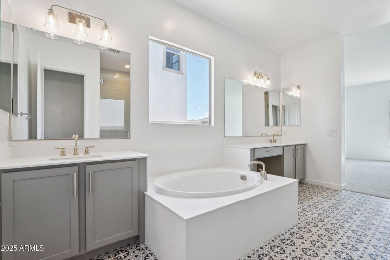 33-web-or-mls-E Utah Ave-S0909-033