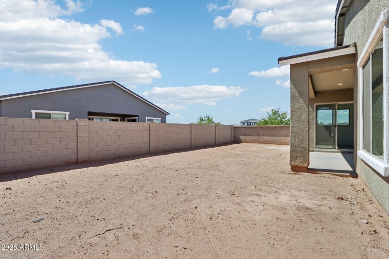 37-web-or-mls-E Utah Ave-S0909-037