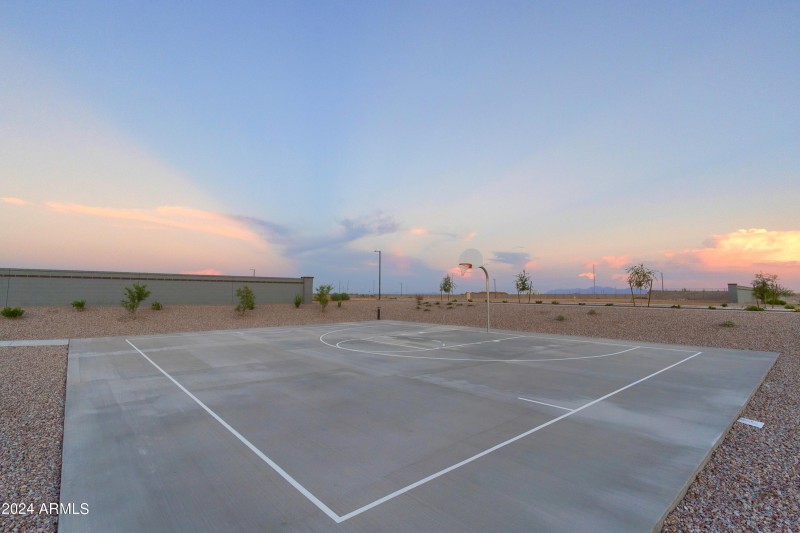 BASKETBAL COURT