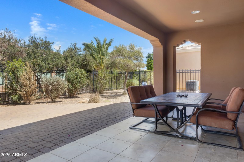 1746 E Harmony Wy-36