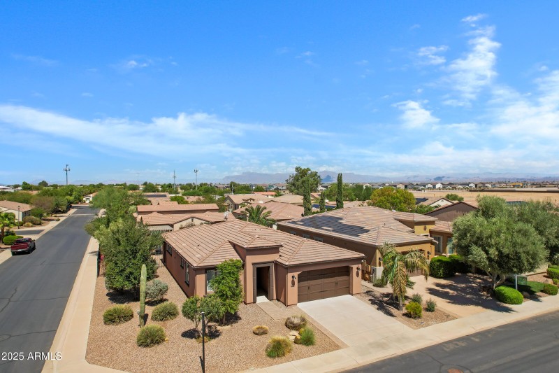 1746 E Harmony Wy-38