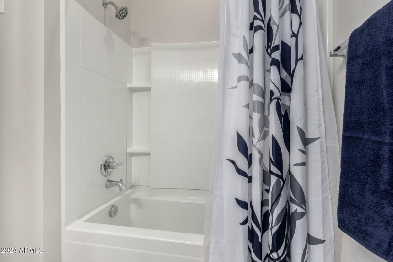 BATHROOM 2