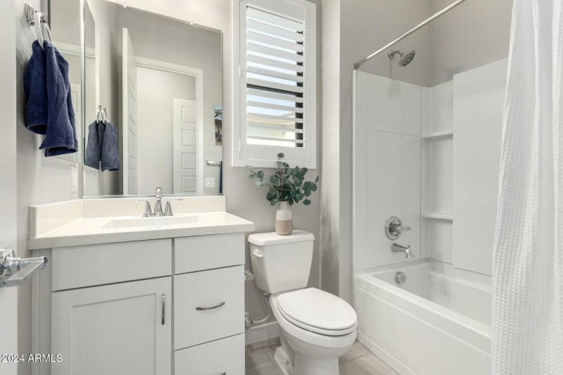 BATHROOM 3