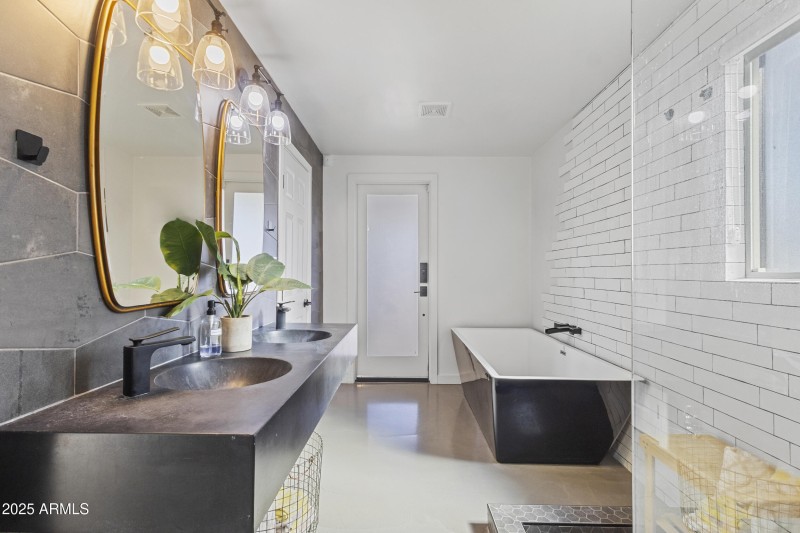 Primary Bathroom 3