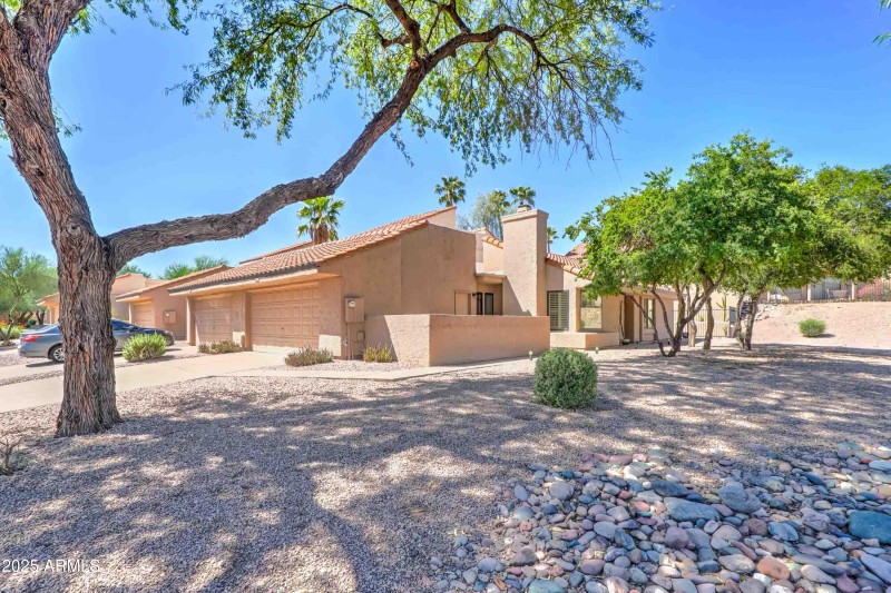 1658 N Sierra Vista Dr-3
