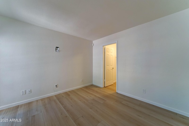 1658 N Sierra Vista Dr-25