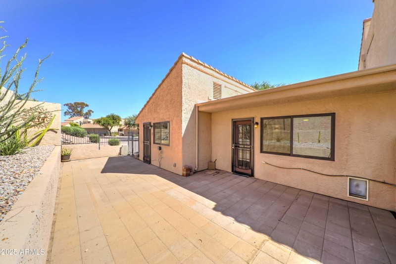 1658 N Sierra Vista Dr-32